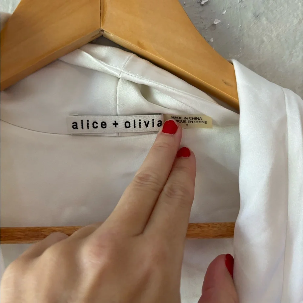 Alice + Olivia White Drape Blouse size 2 - Picture 4 of 7